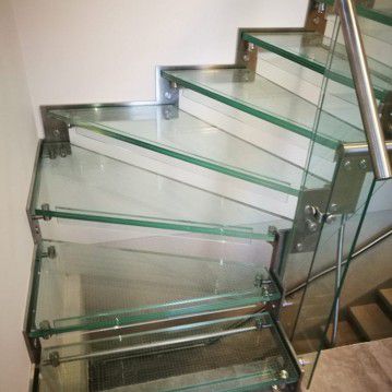 Stikliniai laiptai su nerūdijančio plieno turėklu ST 15