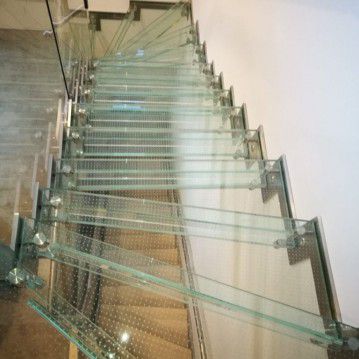 Stikliniai laiptai su nerūdijančio plieno turėklu ST 30